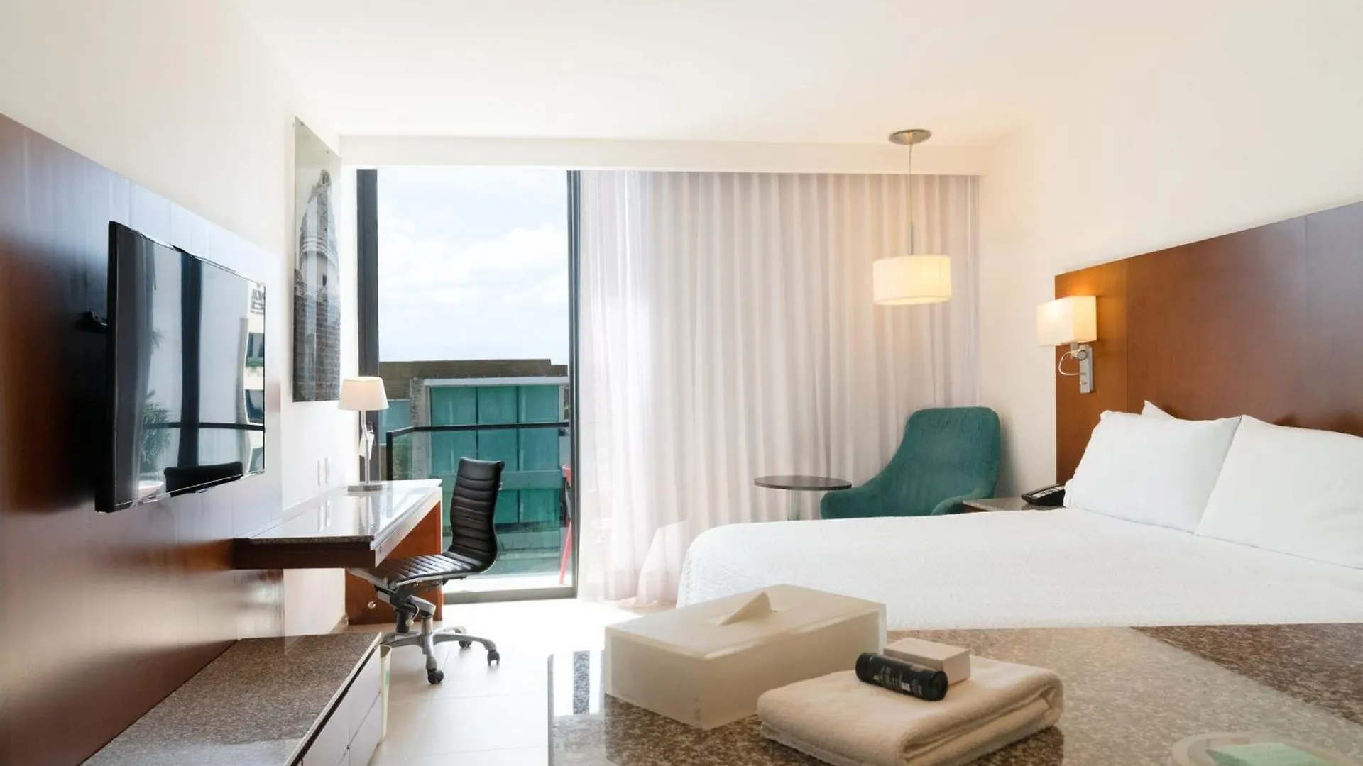 Fiesta Inn Playa del Carmen México