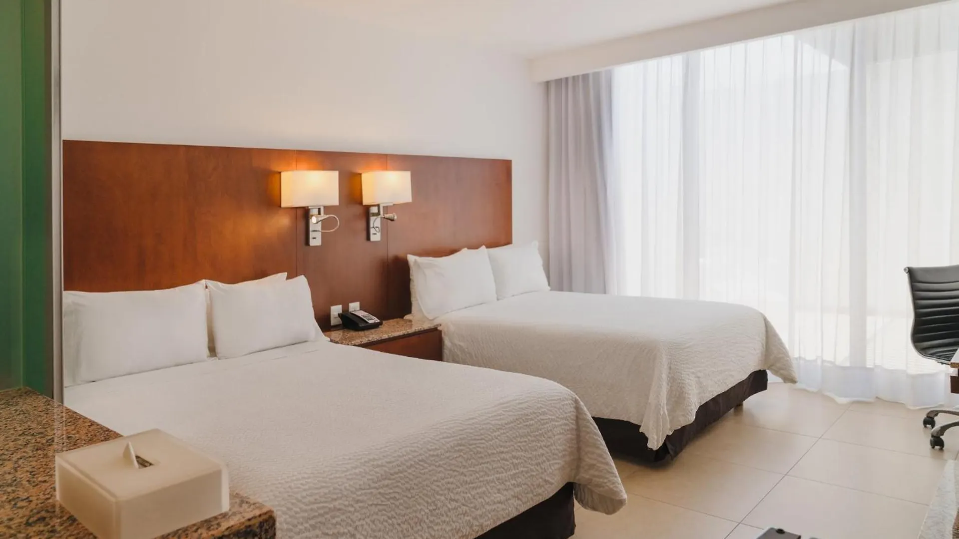 Fiesta Inn Playa del Carmen 4*,